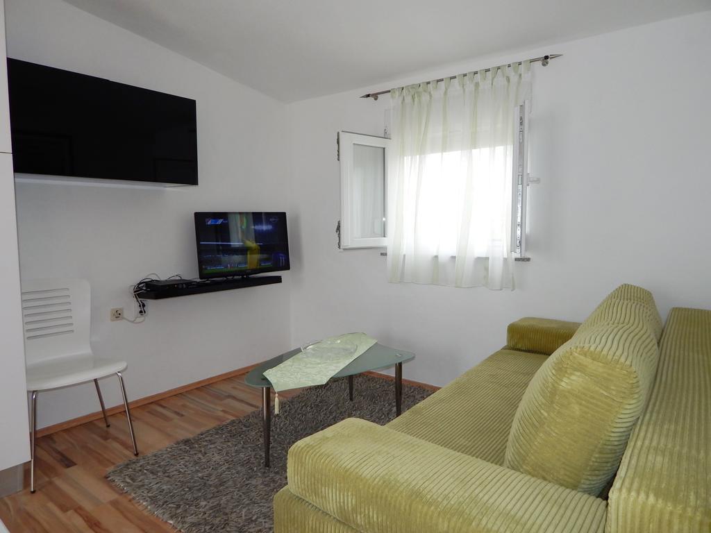 Apartments Nedjeljka Ražanj Buitenkant foto